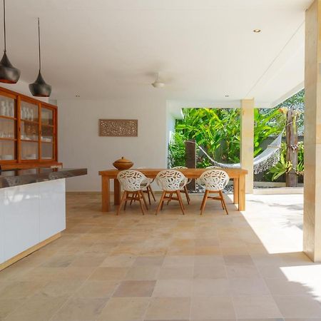 Villa Rasa Senang, With Private Cook And Pool Karangasem Eksteriør bilde