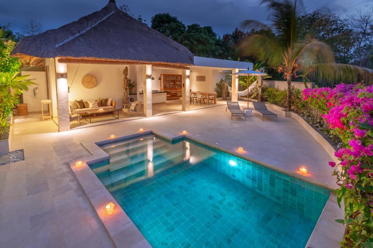 Villa Rasa Senang, With Private Cook And Pool Karangasem Eksteriør bilde